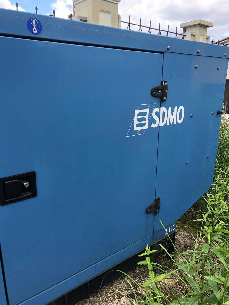 БУ дизельный генератор SDMO J 110